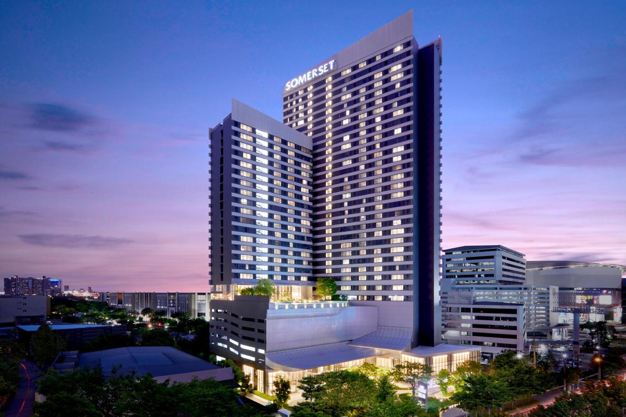 Somerset Rama 9 Bangkok Eksteriør billede Somerset by Fraser