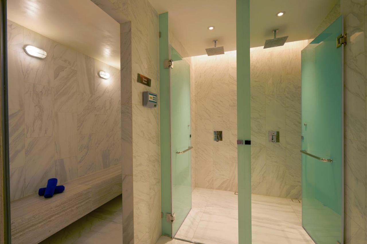 Somerset Rama 9 Bangkok Eksteriør billede Shower room